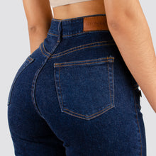 Cargar imagen en el visor de la galería, JEANS MUJER MOM  FIT  TIRO ALTO   2034 OSCURO
